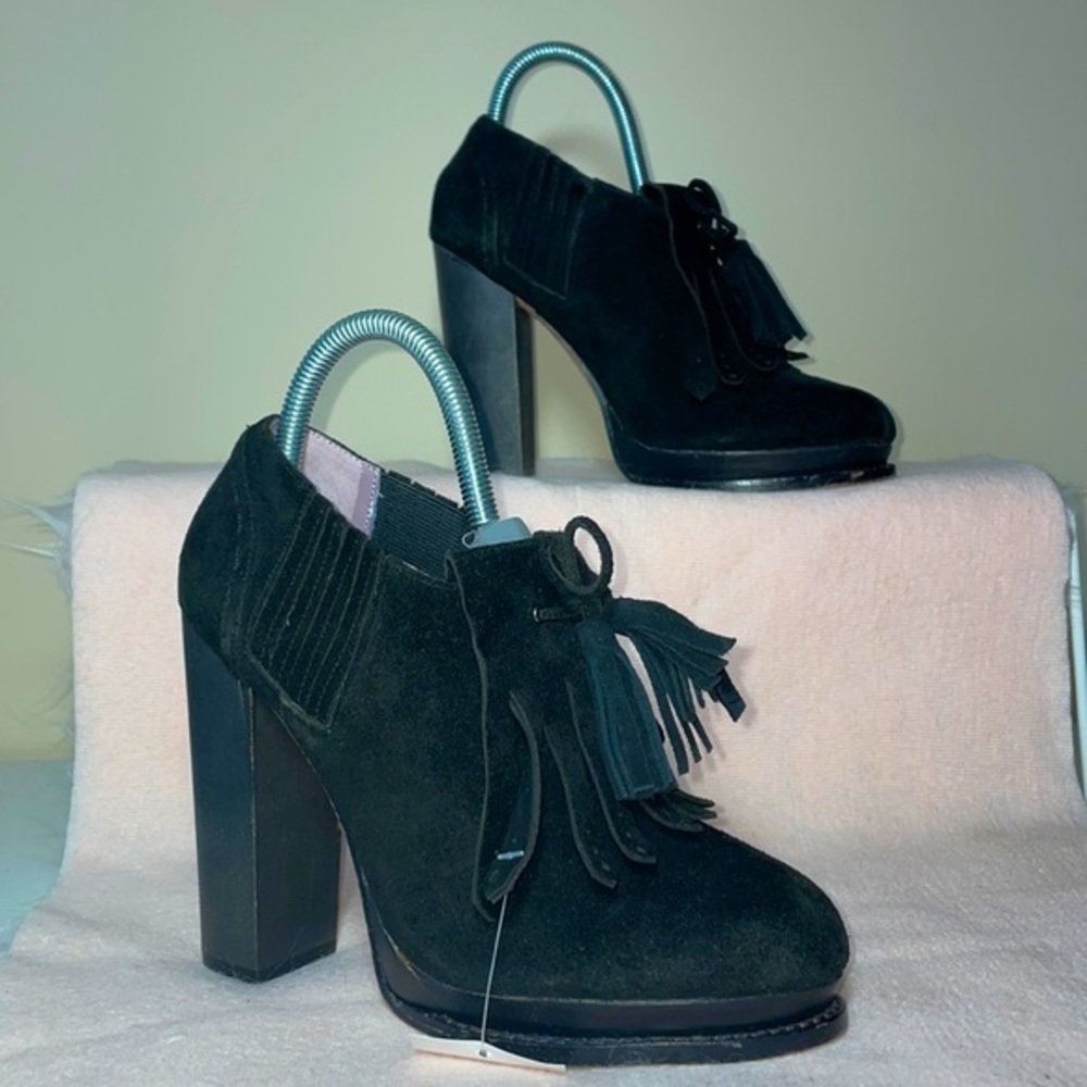 NWT Charles David Black Suede Tassel Fringe Block Heel Pumps Size 7 - Picture 2 of 12
